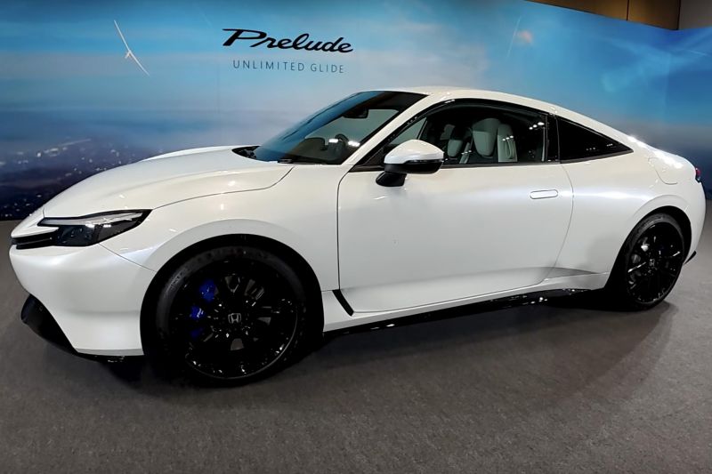 2026 Honda Prelude interior revealed with lots of Civic parts