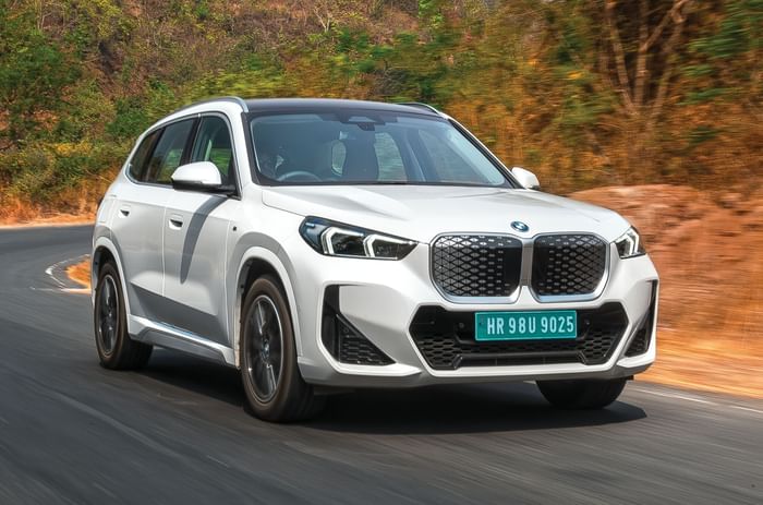 BMW iX1 LWB front tracking BMW iX1 LWB front tracking