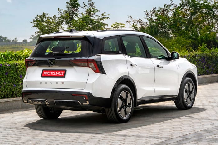 Mahindra XEV 9S rear right side static