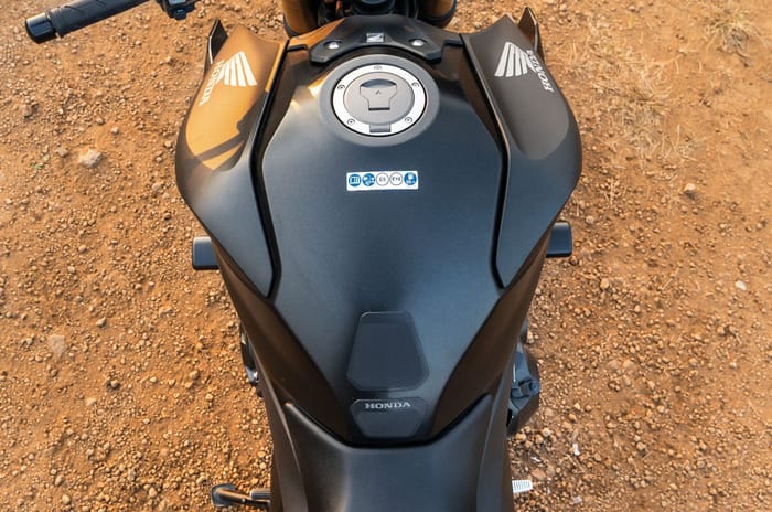 Honda CB1000 Hornet SP tank