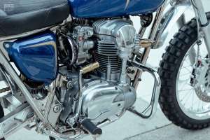 Kawasaki W650 desert sled by Dirty Dick's Motos